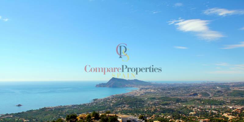 ¿Por qué usar Compare Properties Spain y por qué usar Currency Company para comprar su propiedad?