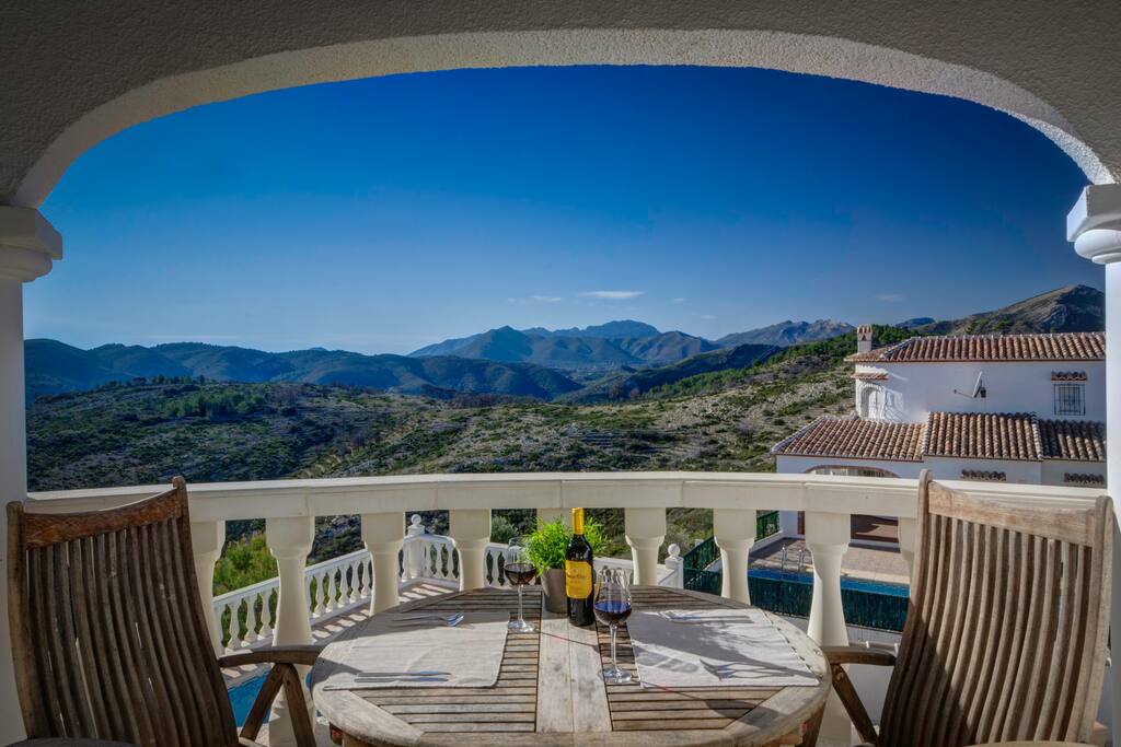 For Sale. Villa in Pedreguer