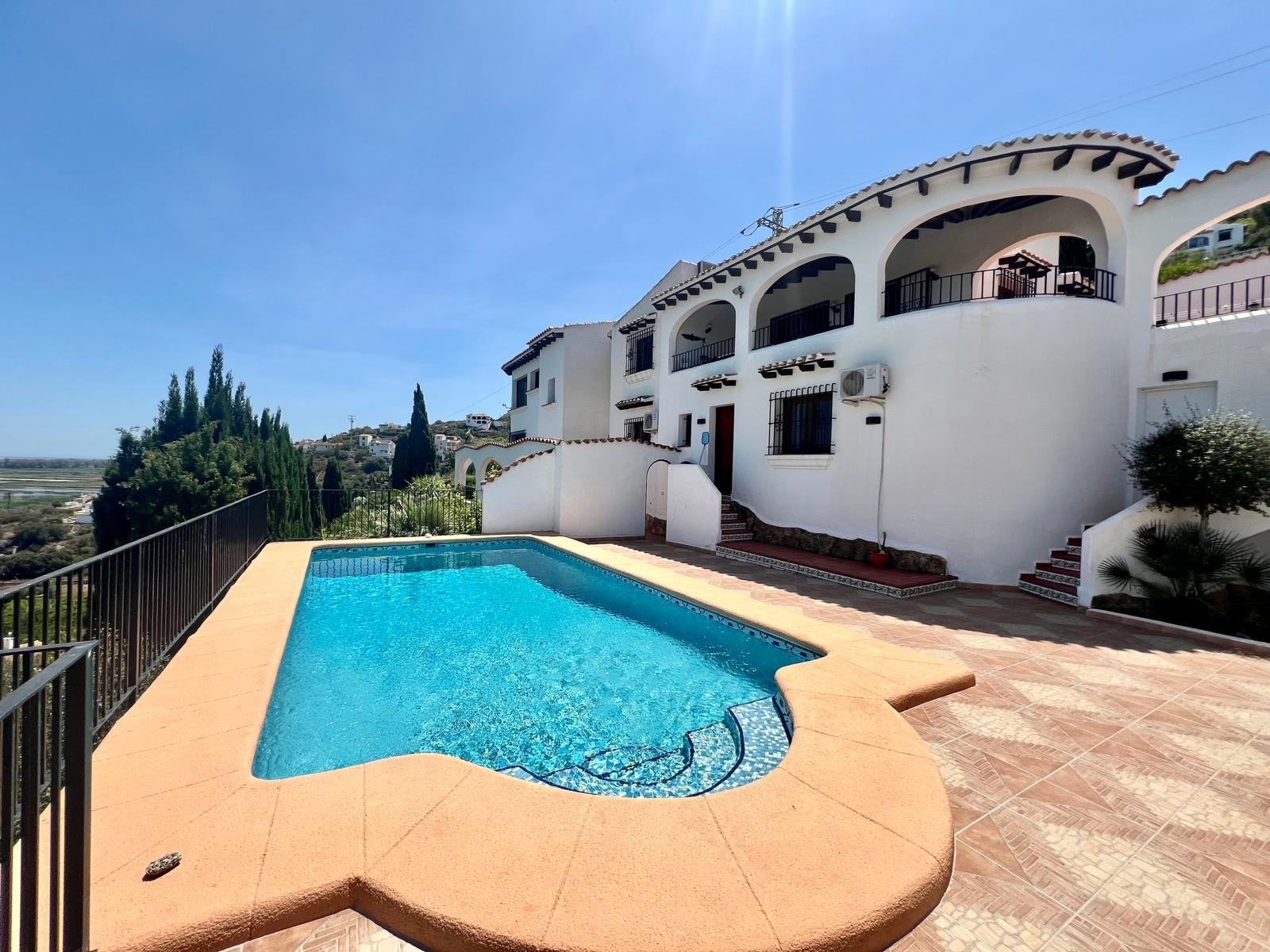 Venta. Chalet/Villa en Pego