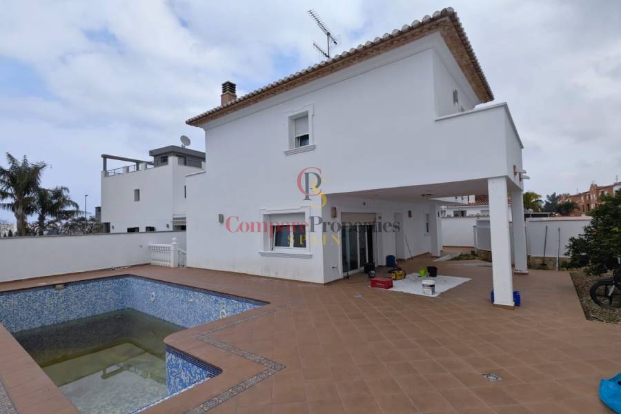 Sale - Villa - Dénia - La Pedrera