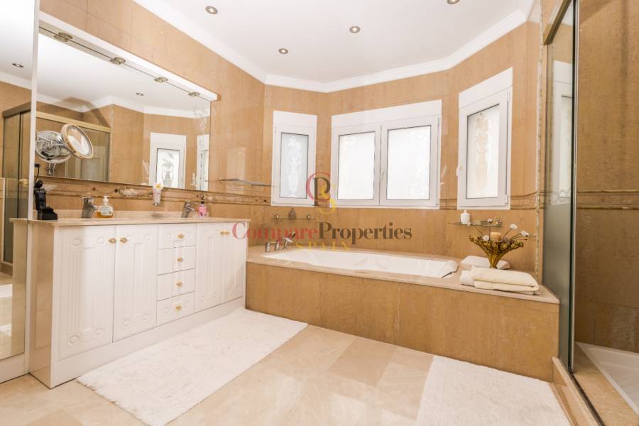 Venta - Villa - Dénia