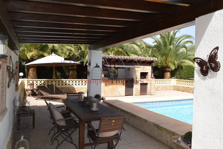 Sale - Villa - Jalon Valley - Campo