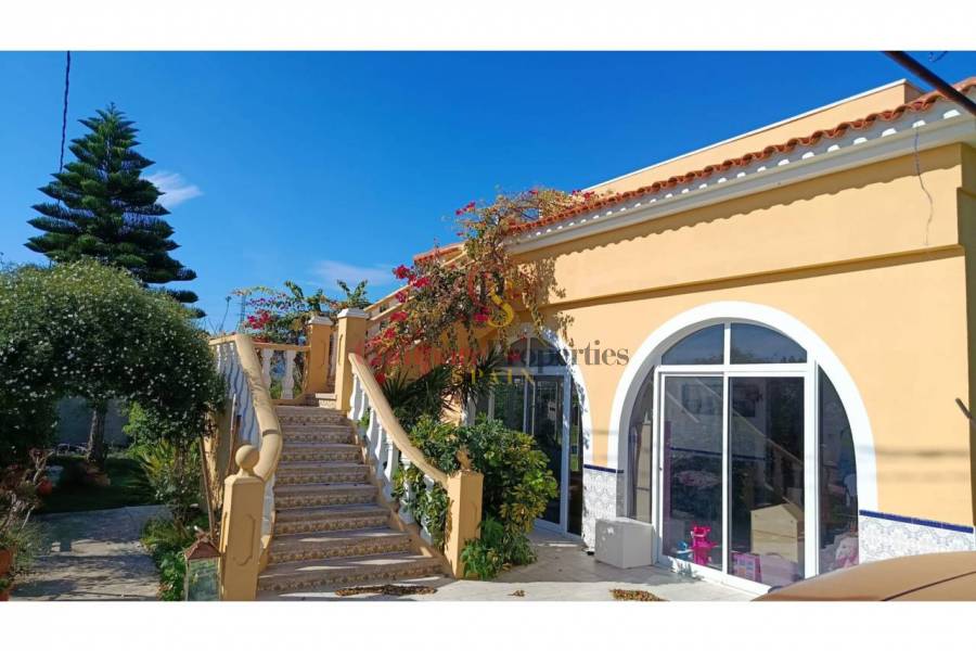 Sale - Apartment - Oliva - 