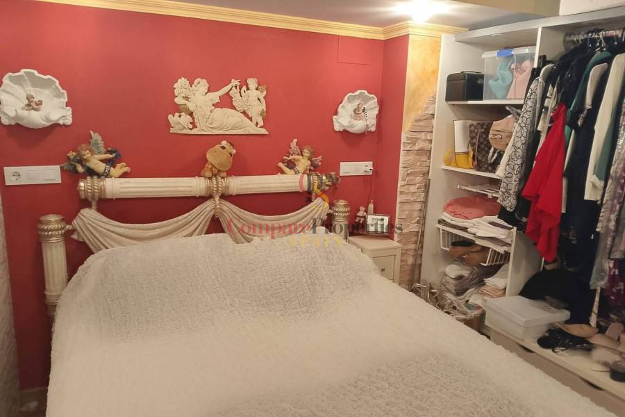 Sale - Apartment - Oliva - 