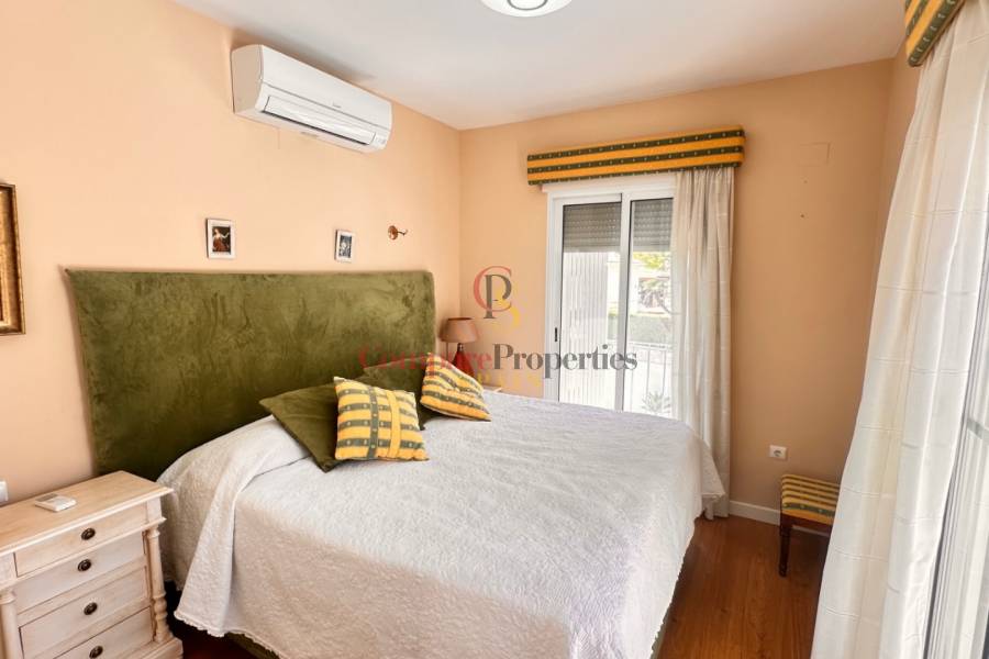 Sale - Villa - Dénia - Montgo