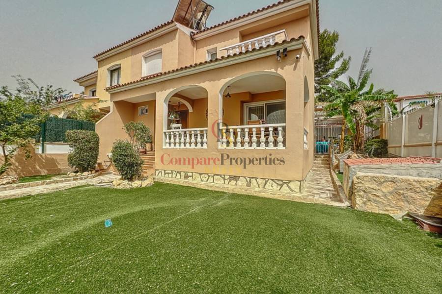 Venta - Semi-Detached Villa - La Nucia - Barranco Hondo