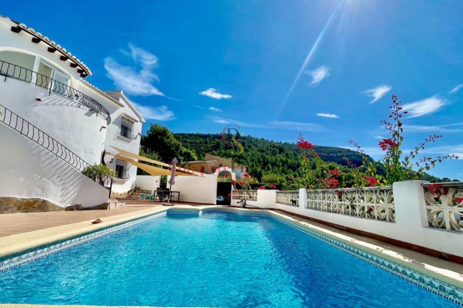 Sale - Villa - Jalon Valley - Valley / Urbanización