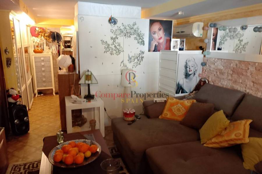 Sale - Apartment - Oliva - 