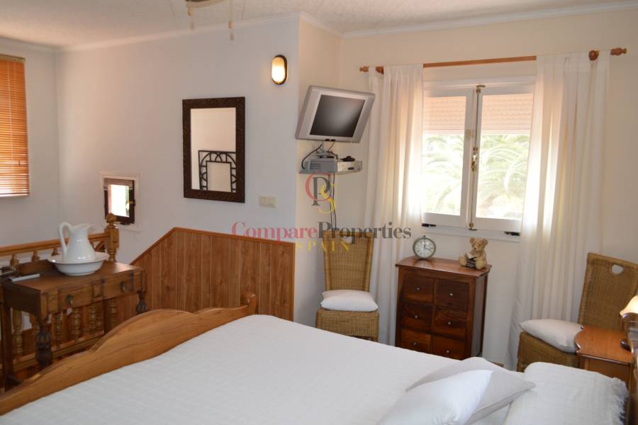 Sale - Villa - Jalon Valley - Campo