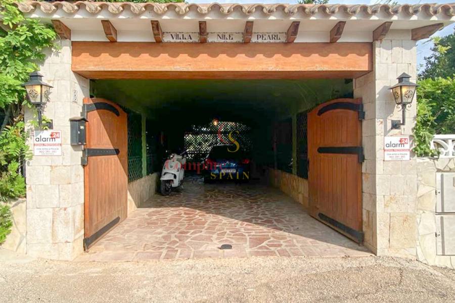 Sale - Villa - Dénia - Montgo