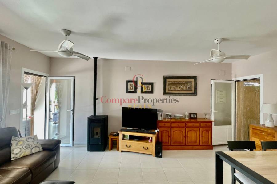 Sale - Villa - Jalon Valley - Valley / Urbanización