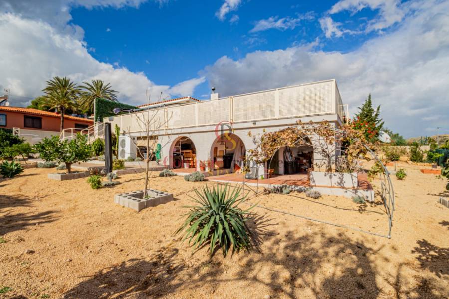 Sale - Villa - La Nucia - Nou Espai