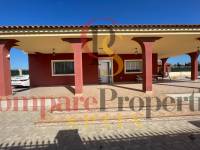 Sale - Villa - Albatera