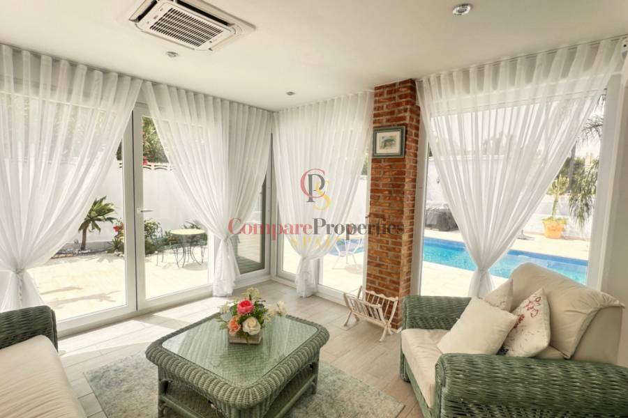 Sale - Villa - Dénia - Montgo