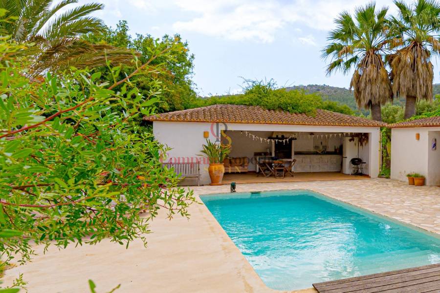 Sale - Villa - Jalon Valley - Campo