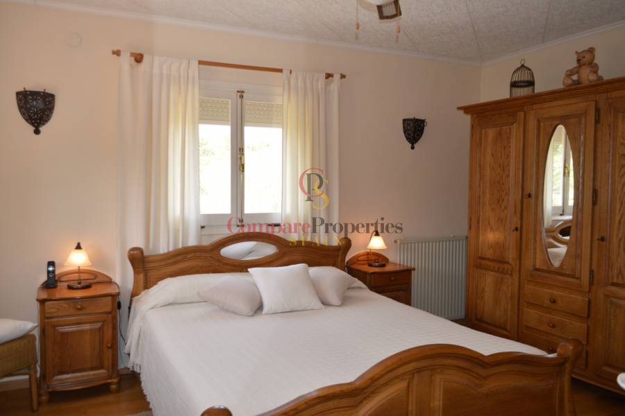 Sale - Villa - Jalon Valley - Campo