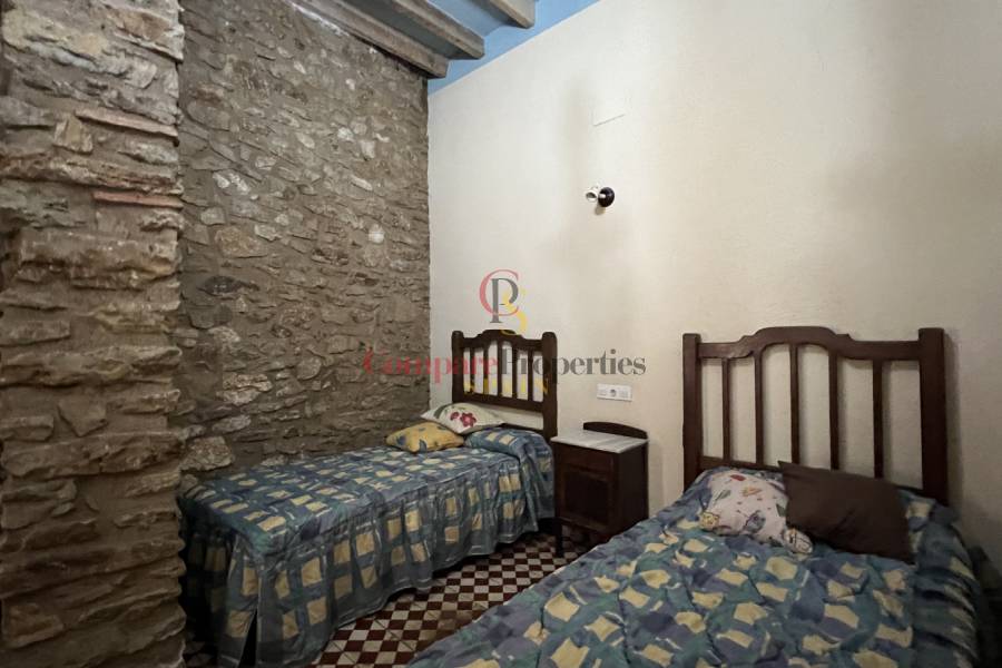 Venta - Villa - La Vall de Gallinera - Benisiva