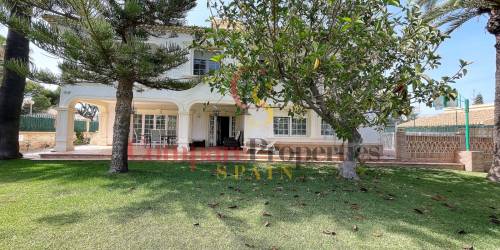 Villa - Verkauf - Orihuela Costa - Cabo Roig