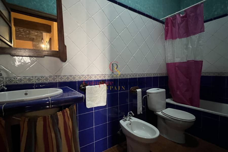 Venta - Villa - La Vall de Gallinera - Benisiva