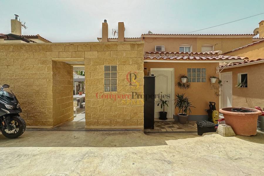 Verkoop - Semi-Detached Villa - La Nucia - Barranco Hondo