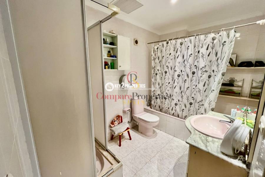 Sale - Commercial Units - Dénia - Denia