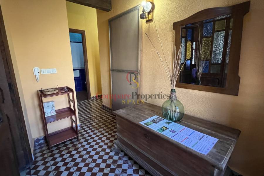 Venta - Villa - La Vall de Gallinera - Benisiva