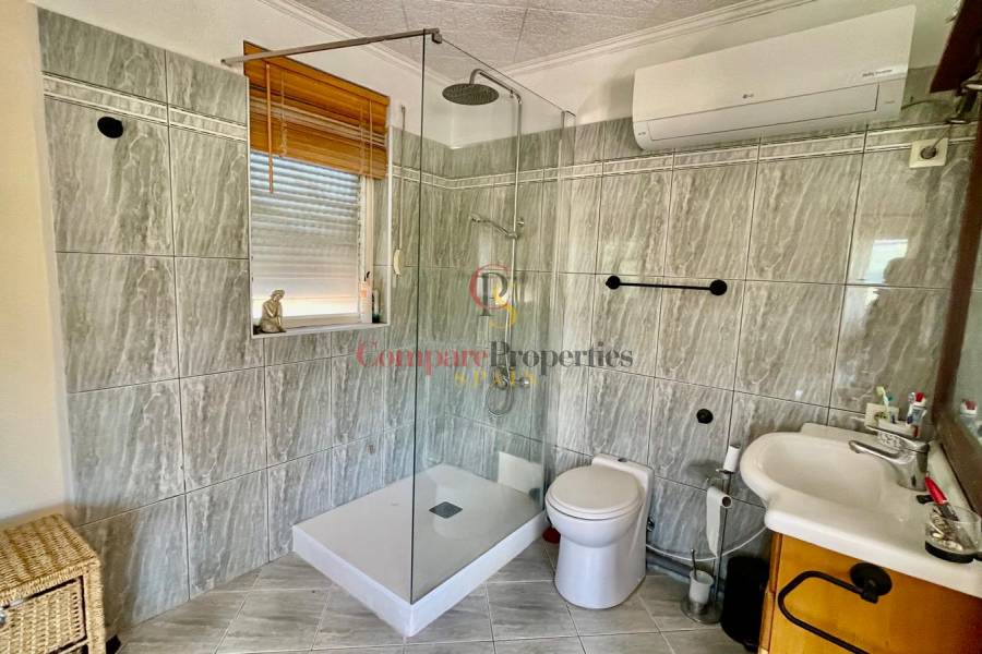 Sale - Villa - Jalon Valley - Campo