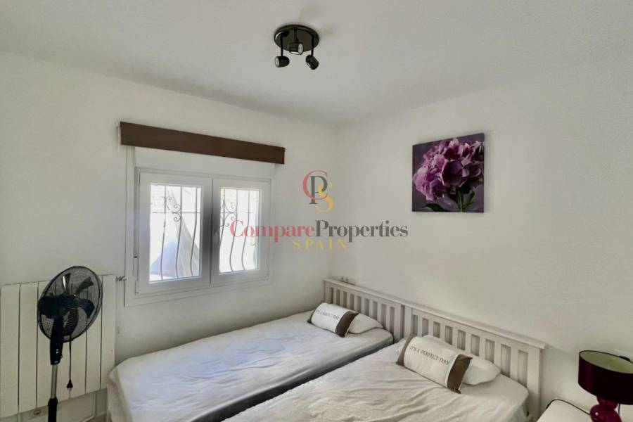 Sale - Villa - Jalon Valley - Valley / Urbanización