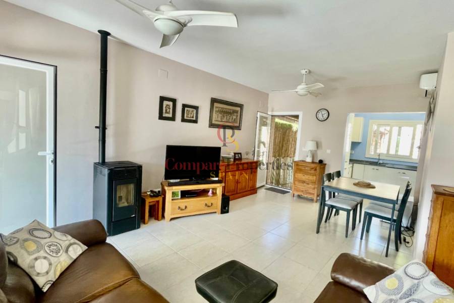 Sale - Villa - Jalon Valley - Valley / Urbanización