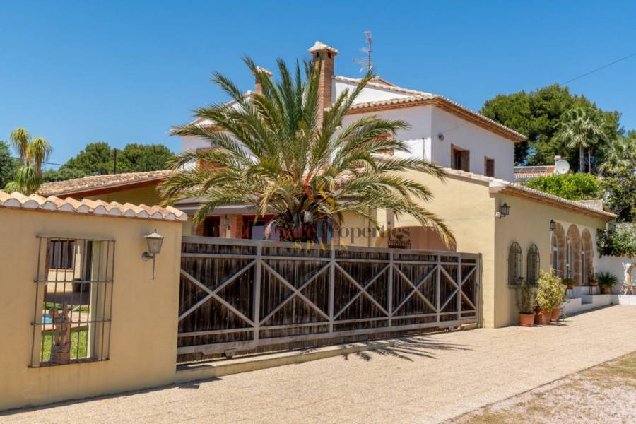 Sale - Villa - Jávea - La Lluca - La Tarraula
