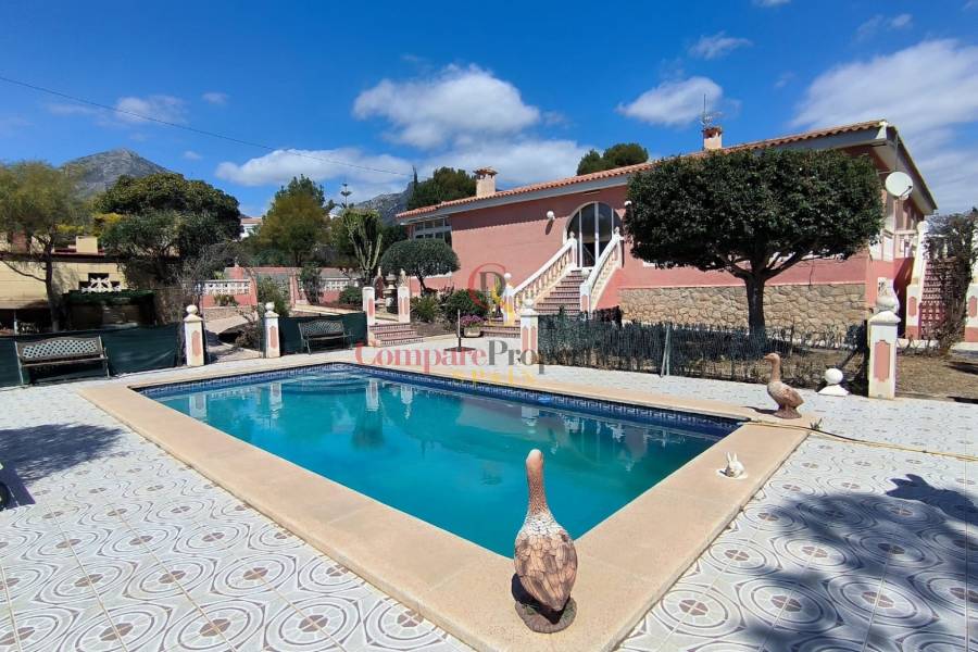 Sale - Villa - La Nucia