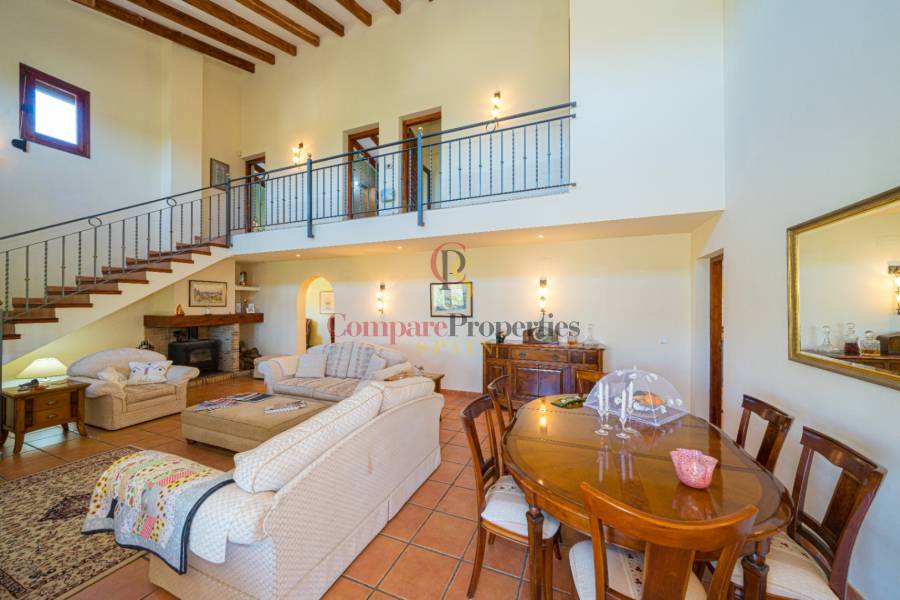 Sale - Villa - Jalon Valley - Campo