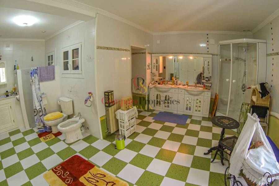 Sale - Villa - Dénia