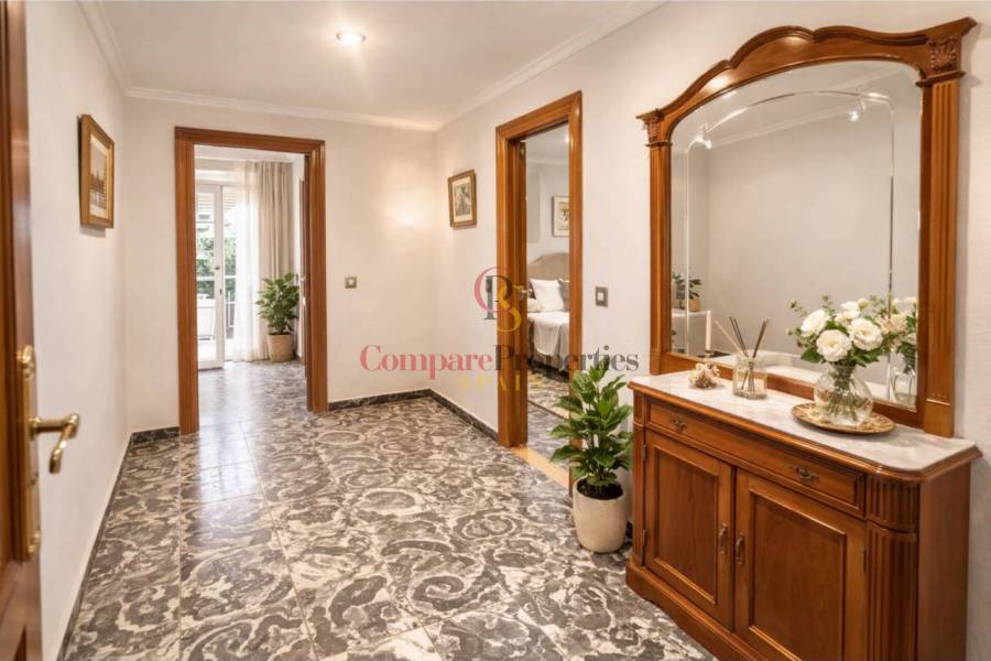 Sale - Apartment - Oliva - 