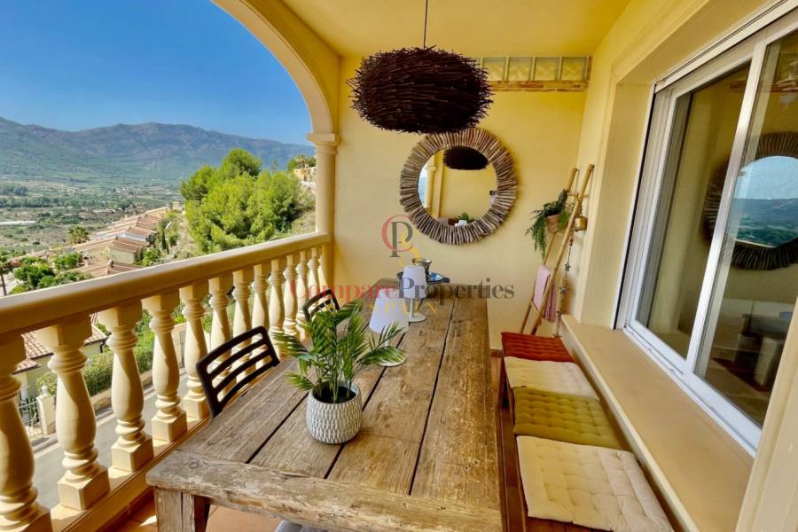 Sale - Townhouses - Jalon Valley - Urbanización