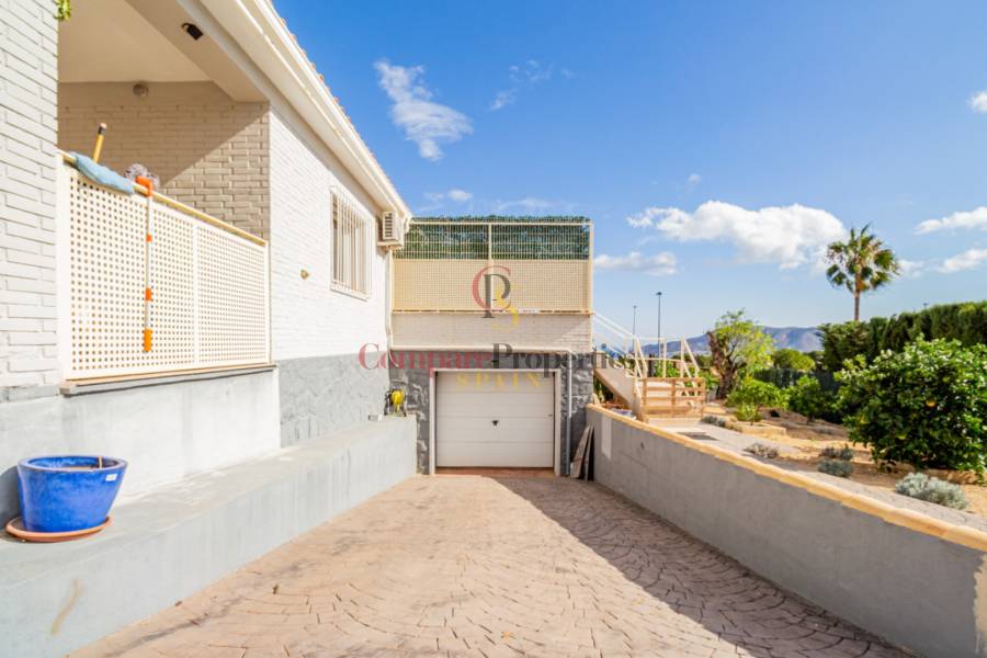 Sale - Villa - La Nucia - Nou Espai