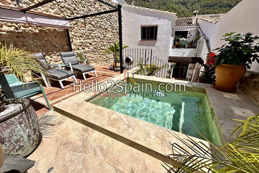Sale - Townhouses - Forna
