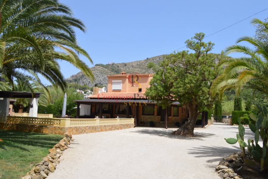 Sale - Villa - Jalon Valley - Campo