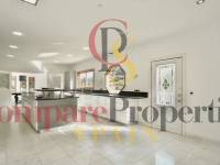 Sale - Villa - Benhavis - El Paraiso Alto