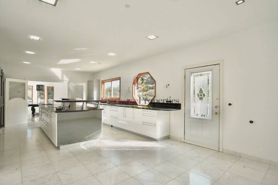 Sale - Villa - Benhavis - El Paraiso Alto