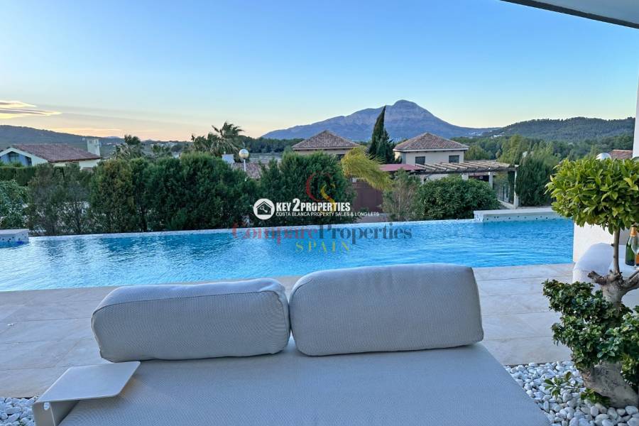 Sale - Villa - Jávea