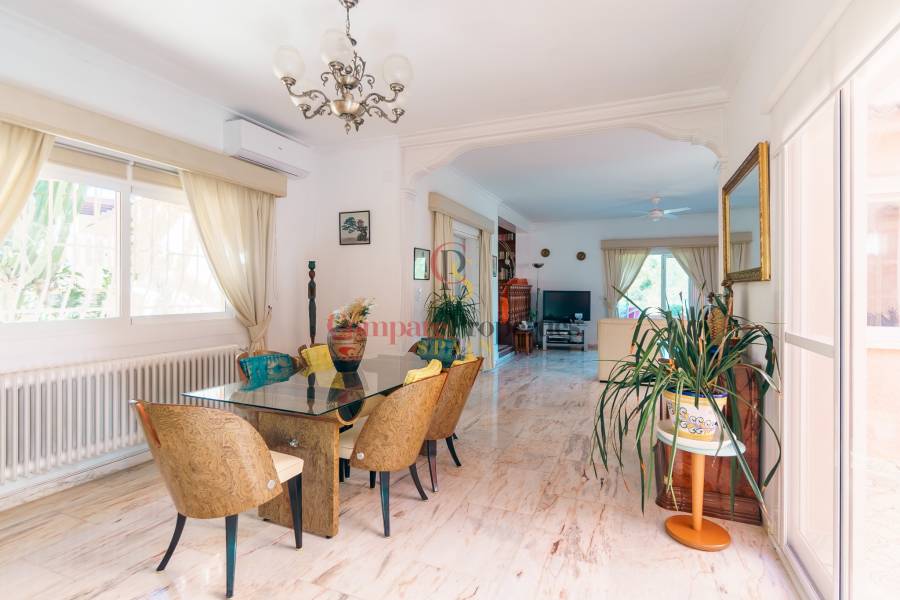 Venta - Villa - Albir