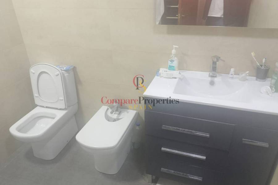 Sale - Apartment - Oliva - 