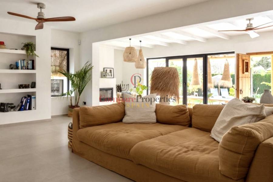 Sale - Villa - Jávea