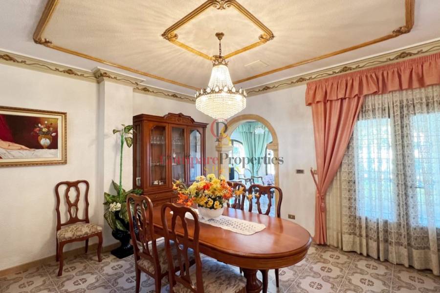 Sale - Villa - Dénia