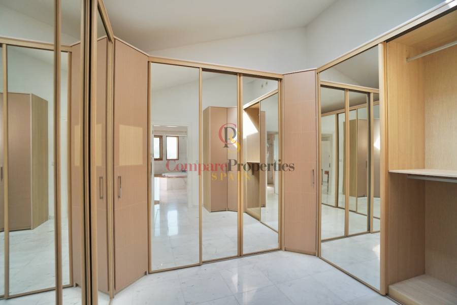 Sale - Villa - Benhavis - El Paraiso Alto