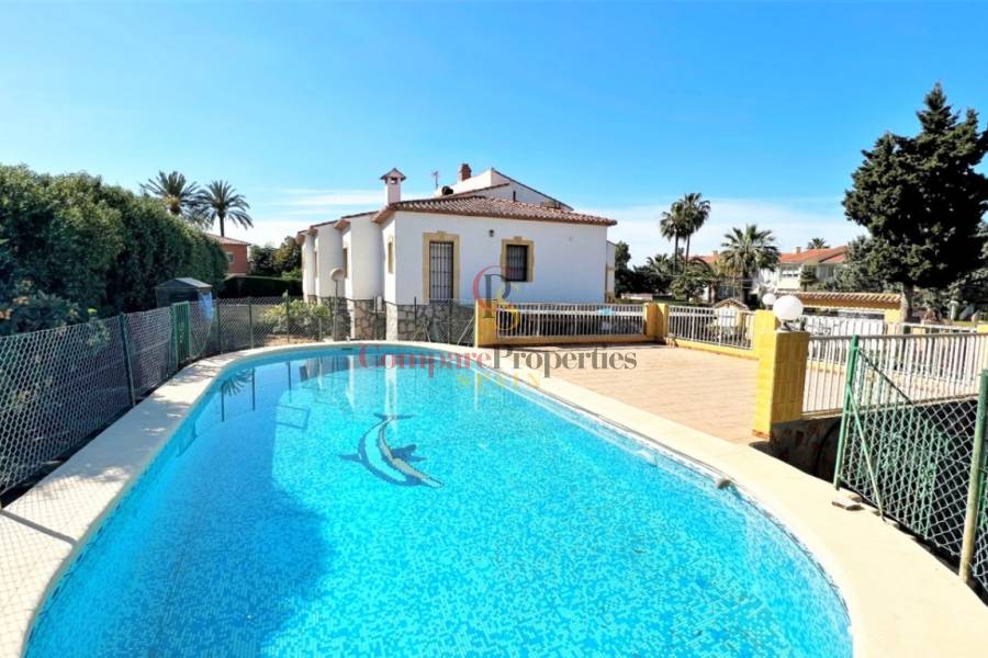 Sale - Villa - Dénia