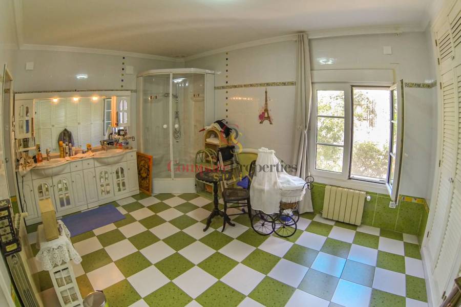 Sale - Villa - Dénia