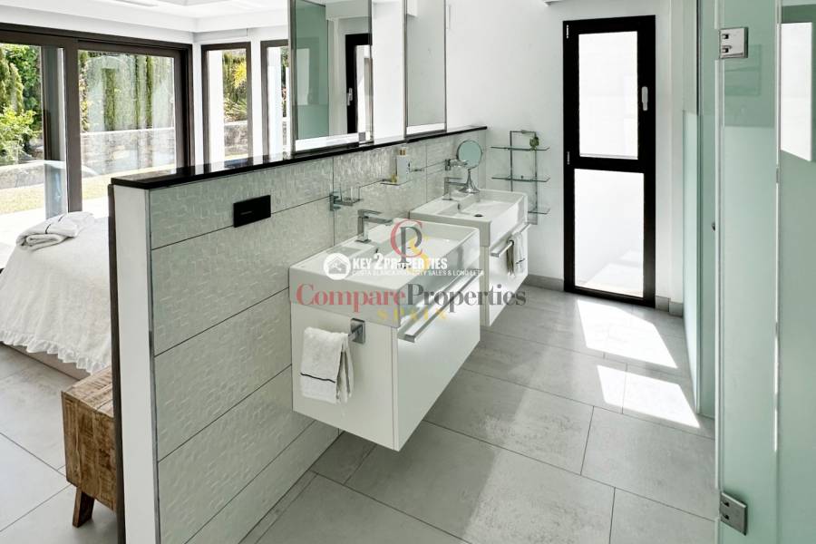 Venta - Villa - Jávea