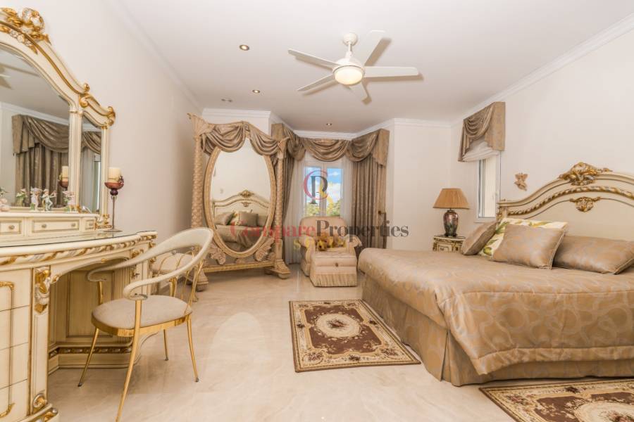 Venta - Villa - Dénia